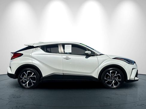 Used 2021 Toyota C-HR XLE image 3
