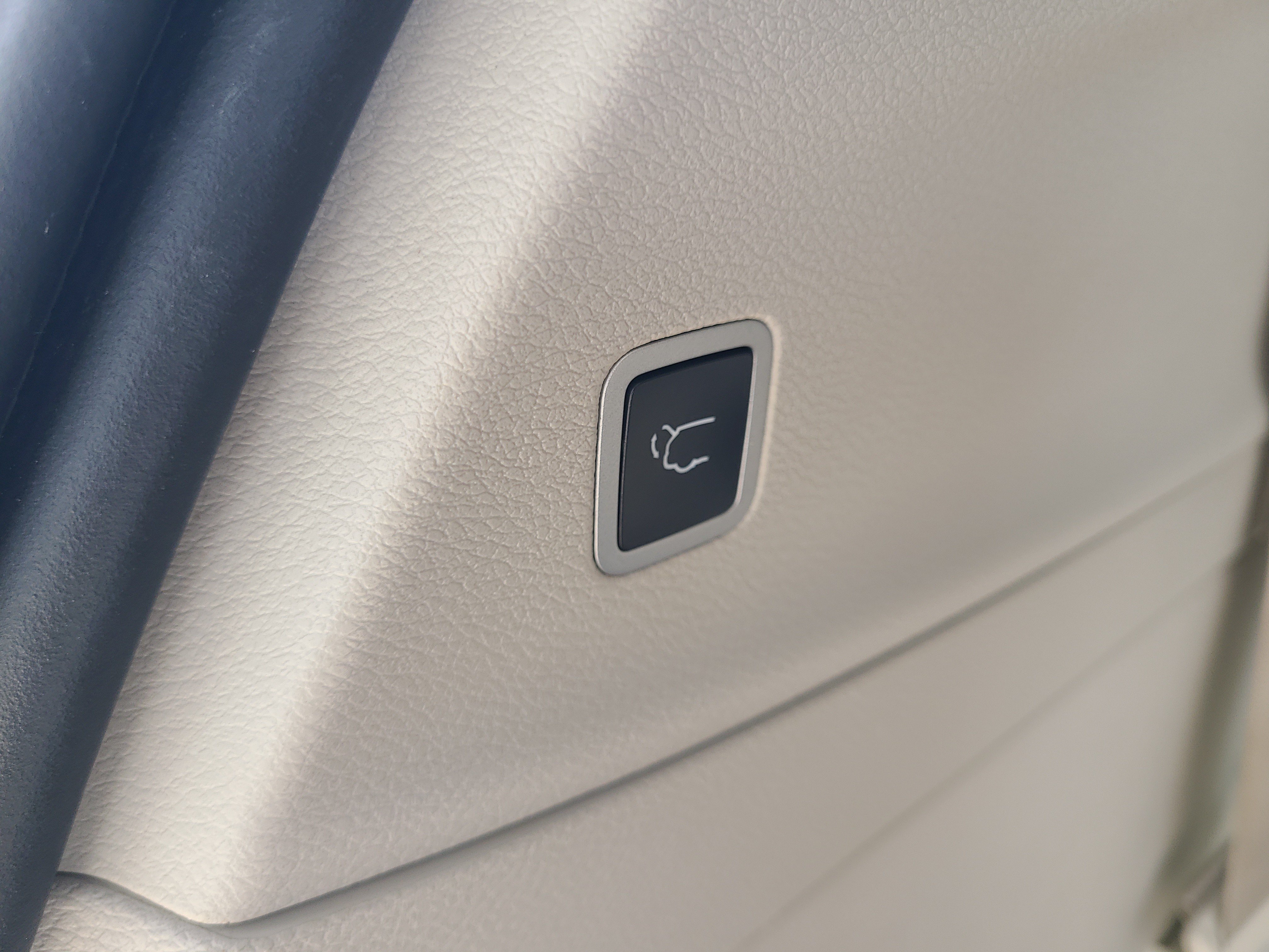 Used 2019 Chrysler Pacifica Touring-L Plus w/ Advanced Safetytec Group FWD image 10