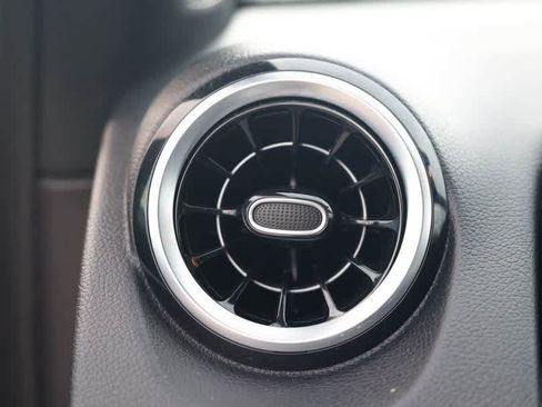 Certified 2022 Mercedes-Benz GLB 250 GLB 250 w/ Premium Package Lite image 37