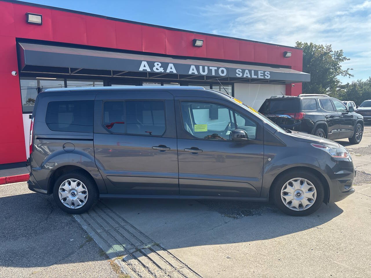 Used 2016 Ford Transit Connect XLT FWD image 2