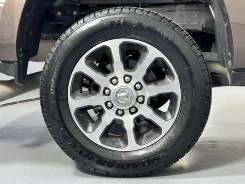 Used 2024 RAM 2500 Limited AWD/4WD image 36