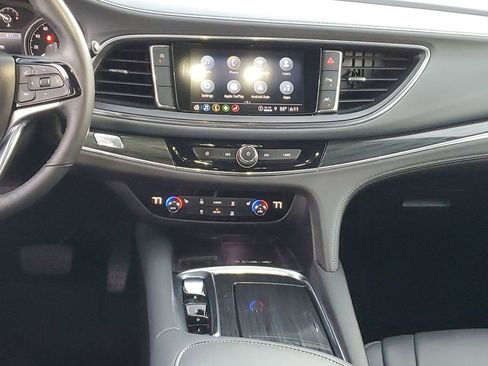 Used 2023 Buick Enclave Essence image 28