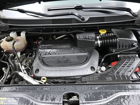 Used 2019 Chrysler Pacifica Limited w/ S Appearance Package FWD image 27