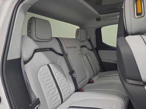 Used 2023 Rivian R1T Adventure image 22