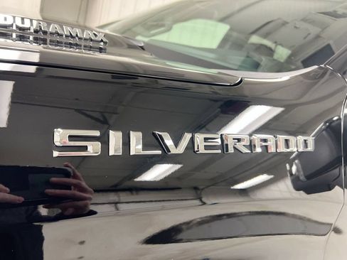 Used 2025 Chevrolet Silverado 1500 LTZ w/ LTZ Convenience Package II AWD/4WD image 27