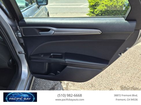 Used 2020 Ford Fusion SE image 15