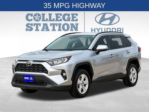 Used 2020 Toyota RAV4 XLE image 6
