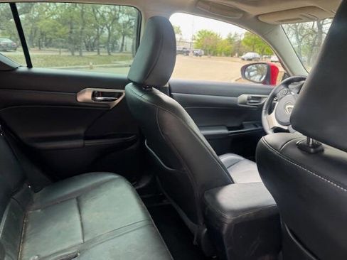 Used 2014 Lexus CT 200h FWD image 17