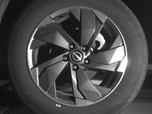 Used 2025 Nissan Rogue SV image 14