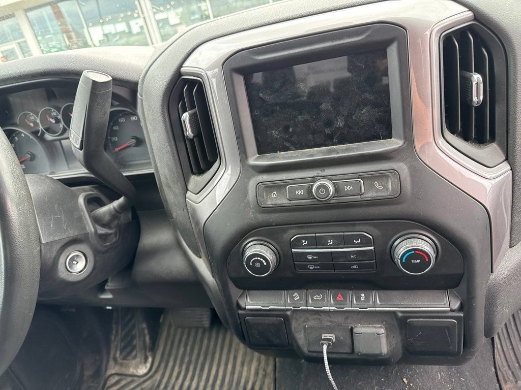 Used 2019 Chevrolet Silverado 1500 Custom Trail Boss w/ Custom Convenience Package AWD/4WD image 7