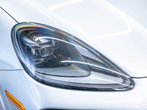 Certified 2023 Porsche Cayenne GTS AWD/4WD image 13