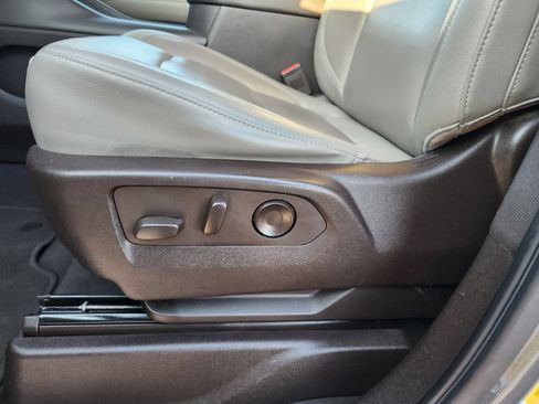 Used 2021 Chevrolet Suburban Z71 w/ Z71 Off-Road Package image 26