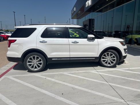 Used 2016 Ford Explorer Limited FWD image 5