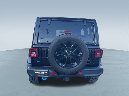 Used 2022 Jeep Wrangler Unlimited Sahara w/ Cold Weather Group image 7