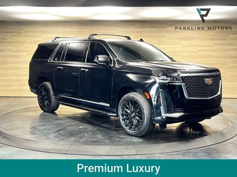 Used 2022 Cadillac Escalade ESV Premium Luxury AWD/4WD image 1
