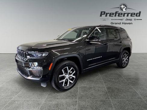 Used 2024 Jeep Grand Cherokee Limited w/ Luxury Tech Group II AWD/4WD image 10