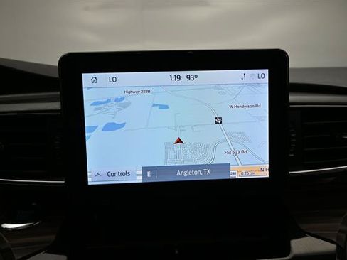 Used 2022 Ford Explorer Limited w/ Equipment Group 301A RWD image 12