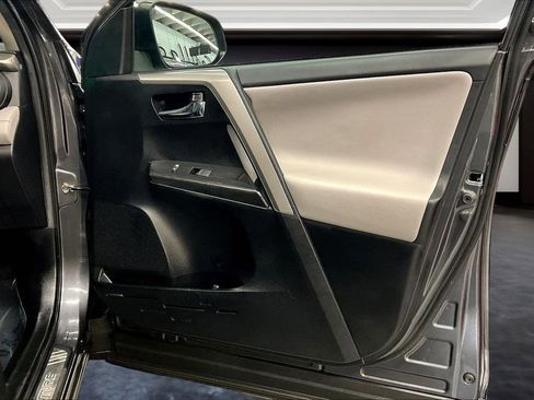 Used 2018 Toyota RAV4 Adventure AWD/4WD image 28