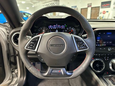 Used 2019 Chevrolet Camaro ZL1 image 31