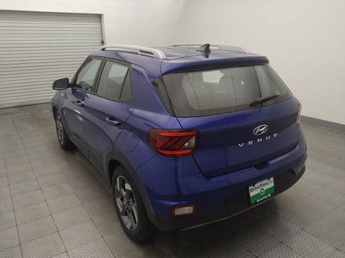 Used 2021 Hyundai Venue SEL FWD image 5