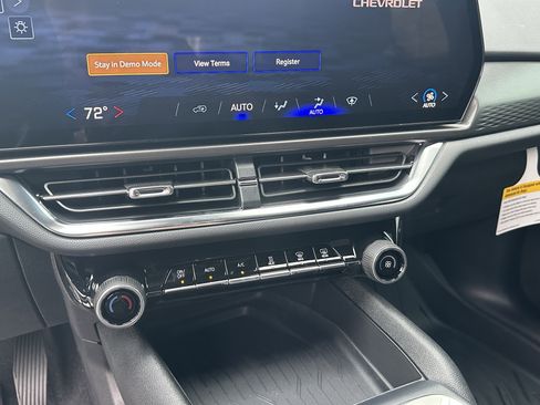 New 2026 Chevrolet Equinox EV LT image 30