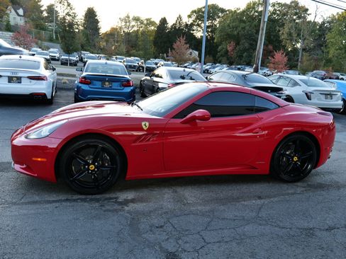 Used 2014 Ferrari California image 98