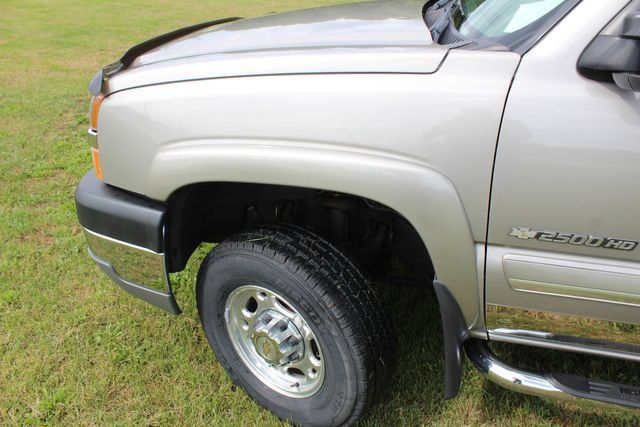 Used 2003 Chevrolet Silverado 2500 LT RWD image 16