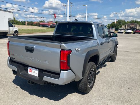 Certified 2026 Toyota Tacoma TRD Off-Road AWD/4WD image 9