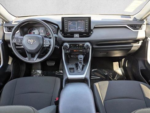 Used 2020 Toyota RAV4 LE image 15