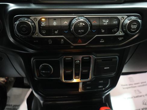 Used 2022 Jeep Wrangler Unlimited Sahara w/ Cold Weather Group image 29