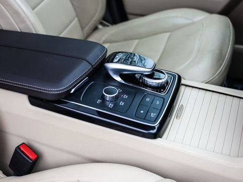 Used 2018 Mercedes-Benz GLE 43 AMG 4MATIC image 44