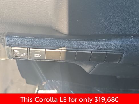 Used 2024 Toyota Corolla LE image 31