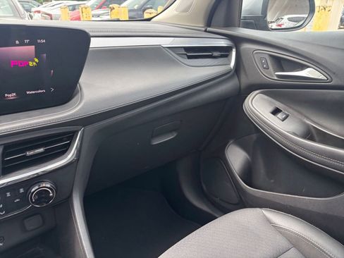Used 2025 Buick Encore GX Preferred FWD image 34
