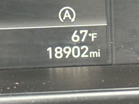 Used 2023 Hyundai Elantra SE image 27