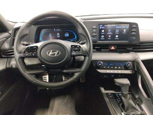 Used 2025 Hyundai Elantra Sport FWD image 22