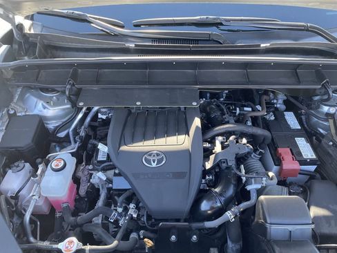 Used 2023 Toyota Highlander XLE AWD/4WD image 26