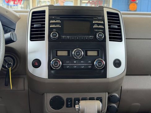 Used 2014 Nissan Frontier SV w/ SV Value Truck Package RWD image 16