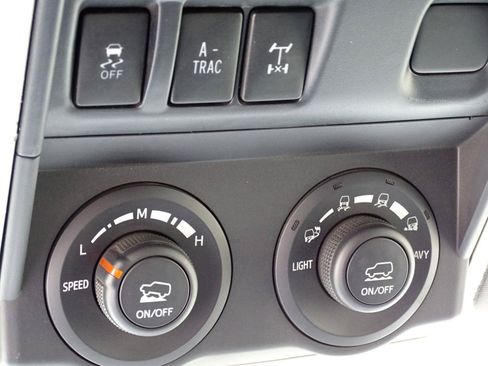 Used 2016 Toyota 4Runner TRD Pro AWD/4WD image 40