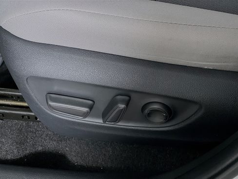 Used 2023 Toyota RAV4 XLE w/ Convenience Package FWD image 15