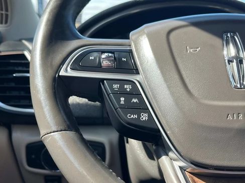 Used 2020 Lincoln Nautilus Reserve FWD image 32