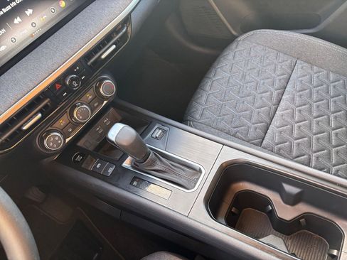 Used 2025 Nissan Kicks SV image 39