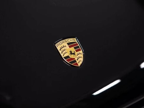 Certified 2025 Porsche Macan Turbo image 35