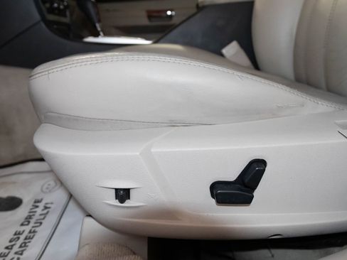 Used 2005 Chrysler 300 C w/ Navigation & Sound Group II RWD image 11