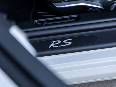 Used 2008 Porsche 911 GT3 RS image 32