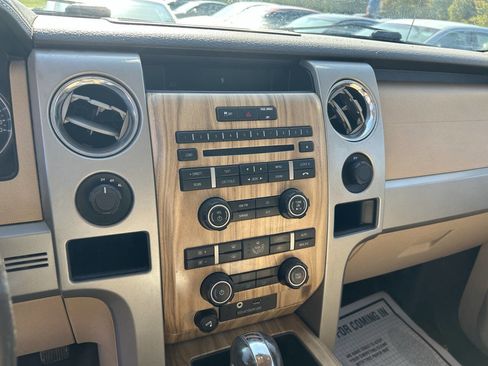 Used 2011 Ford F150 Lariat w/ Lariat Chrome Pkg image 11