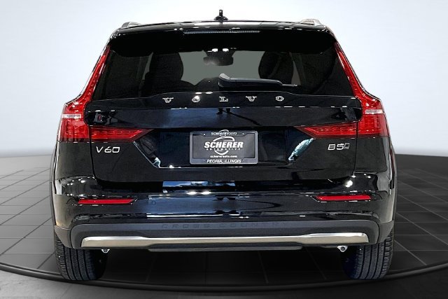 Certified 2026 Volvo V60 B5 Cross Country Plus AWD/4WD image 5