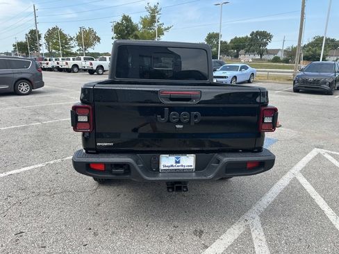 New 2025 Jeep Gladiator Sport image 22