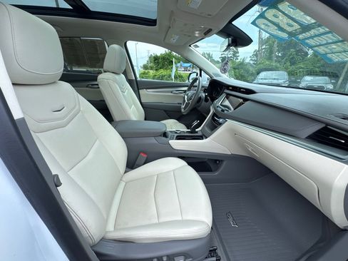 Used 2023 Cadillac XT5 Premium Luxury FWD image 8