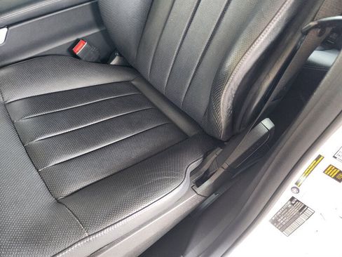 Used 2014 Mercedes-Benz E 350 Sedan image 29