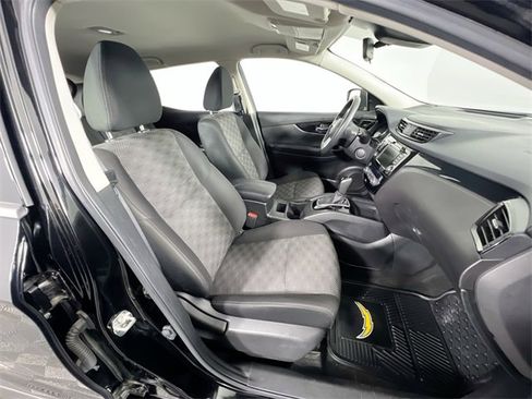 Used 2019 Nissan Rogue Sport SV image 28